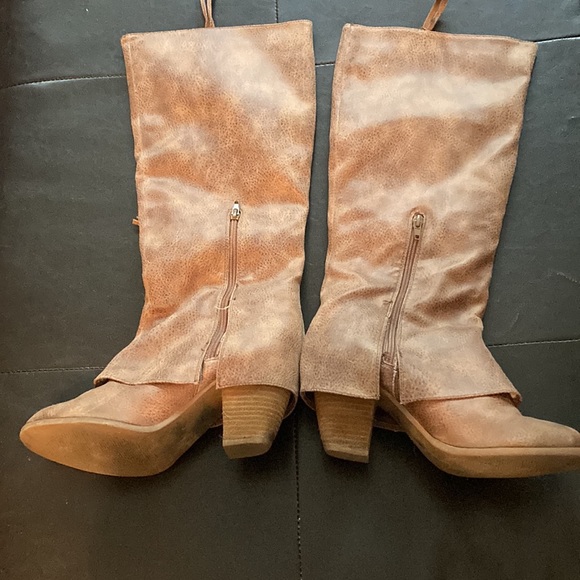 NOT RATED COWGIRL BOOTS - Picture 2 of 3